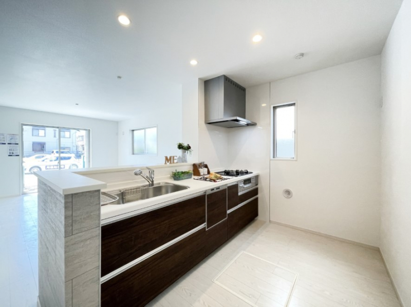 �L�b�`�� �L���Ďg������̂悢�L�b�`���B�������̂������ŉƑ��̏Ί炪�L����܂��B