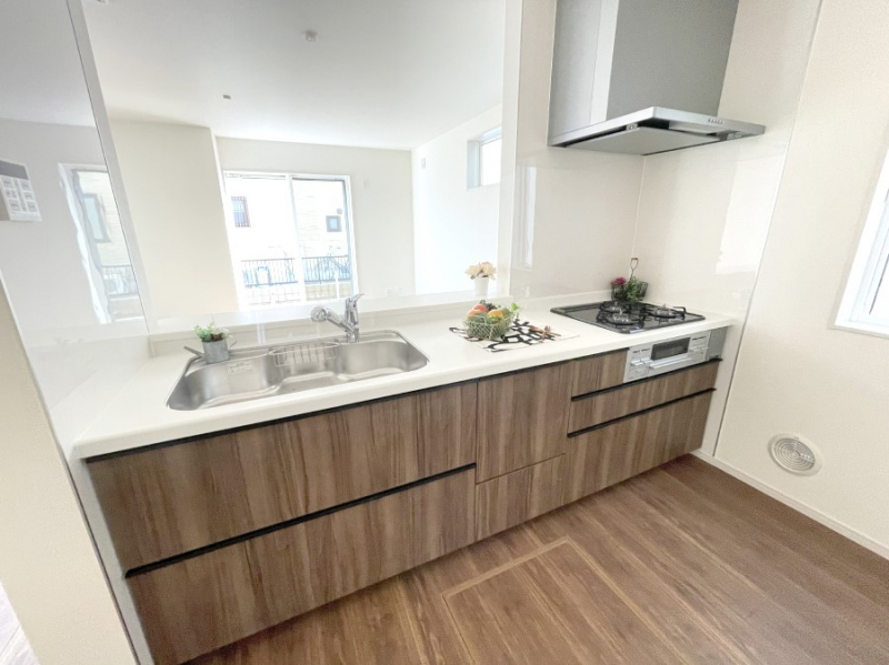 �L�b�`�� �L���Ďg������̂悢�L�b�`���B�������̂������ŉƑ��̏Ί炪�L����܂��B