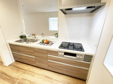 �L�b�`�� ���������Ȃ���ł����Ƒ��Ƃ̉�b���y���߂�ΖʃL�b�`��