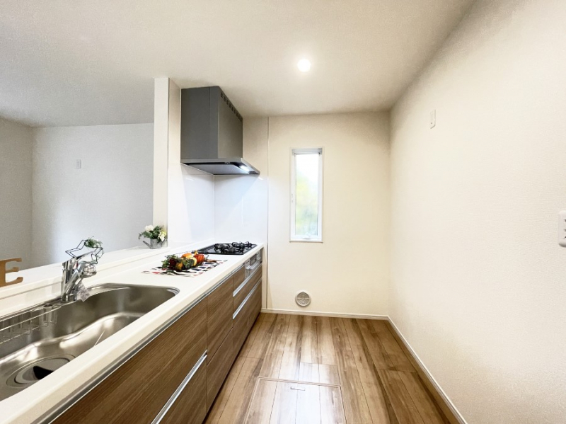 �L�b�`�� �L���Ďg������̂悢�L�b�`���B�������̂������ŉƑ��̏Ί炪�L����܂��B