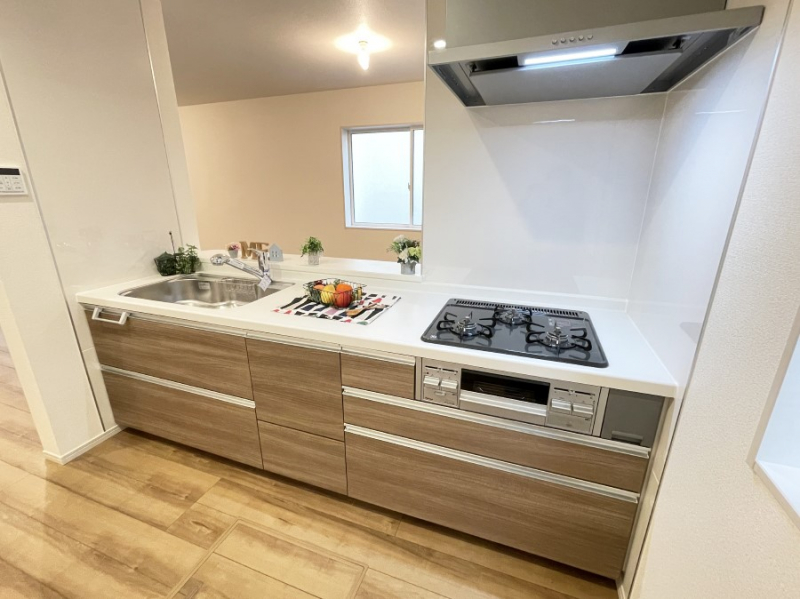 �L�b�`�� ���������Ȃ���ł����Ƒ��Ƃ̉�b���y���߂�ΖʃL�b�`��