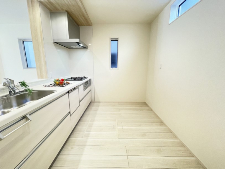 �L�b�`�� �L���Ďg������̂悢�L�b�`���A�������̂������ŉƑ��̏Ί炪�L����܂�