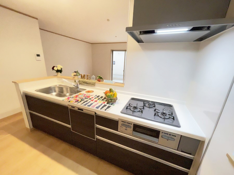 �L�b�`�� �L���Ďg������̂悢�L�b�`���A�������̂������ŉƑ��̏Ί炪�L����܂�