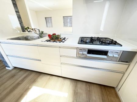 �L�b�`�� �L���Ďg������̂悢�L�b�`���B�������̂������ŉƑ��̏Ί炪�L����܂��B