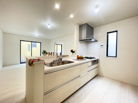 �L�b�`�� �L���Ďg������̂悢�L�b�`���B�������̂������ŉƑ��̏Ί炪�L����܂��B 