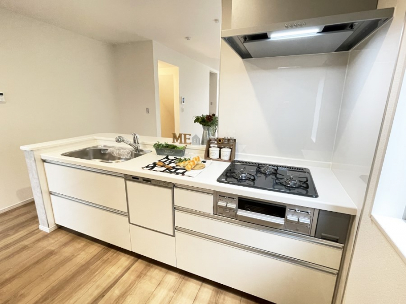 �L�b�`�� �L���Ďg������̂悢�L�b�`���B�������̂������ŉƑ��̏Ί炪�L����܂��B