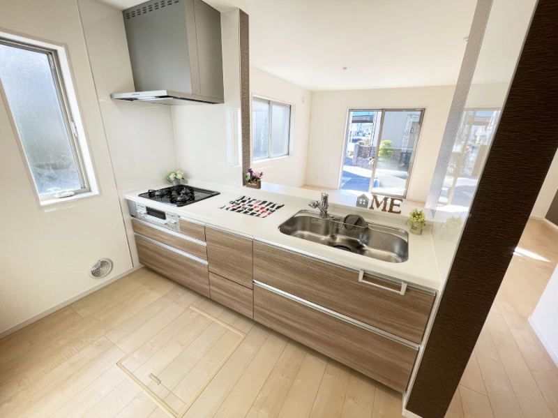 �L�b�`�� �L���Ďg������̂悢�L�b�`���A�������̂������ŉƑ��̏Ί炪�L����܂�