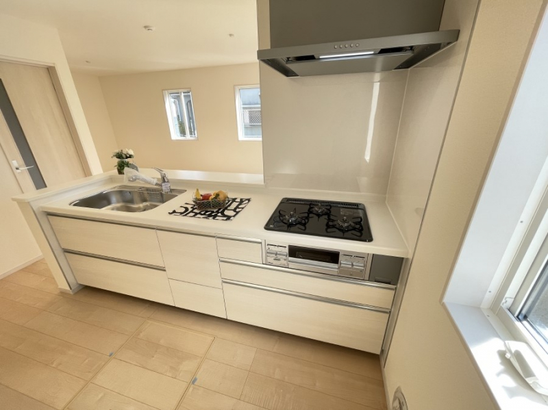 �L�b�`�� �L���Ďg������̂悢�L�b�`���B�������̂������ŉƑ��̏Ί炪�L����܂��B