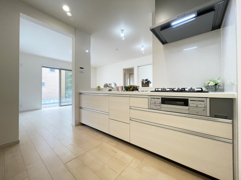 �L�b�`�� ���������Ȃ���ł����Ƒ��Ƃ̉�b���y���߂�ΖʃL�b�`��