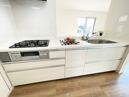 �L�b�`�� �L���Ďg������̂悢�L�b�`���A�������̂������ŉƑ��̏Ί炪�L����܂�