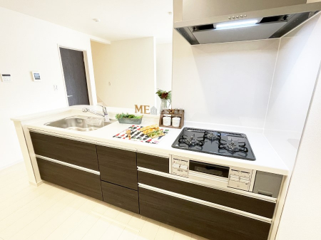 �L�b�`�� �L���Ďg������̂悢�L�b�`���B�������̂������ŉƑ��̏Ί炪�L����܂��B 