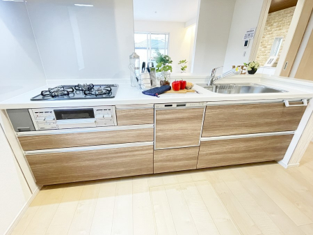 �L�b�`�� �L���Ďg������̂悢�L�b�`���B�������̂������ŉƑ��̏Ί炪�L����܂��B