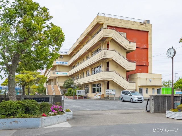 ���ӊ� ���w�Z 1700m �O���s������c���w�Z