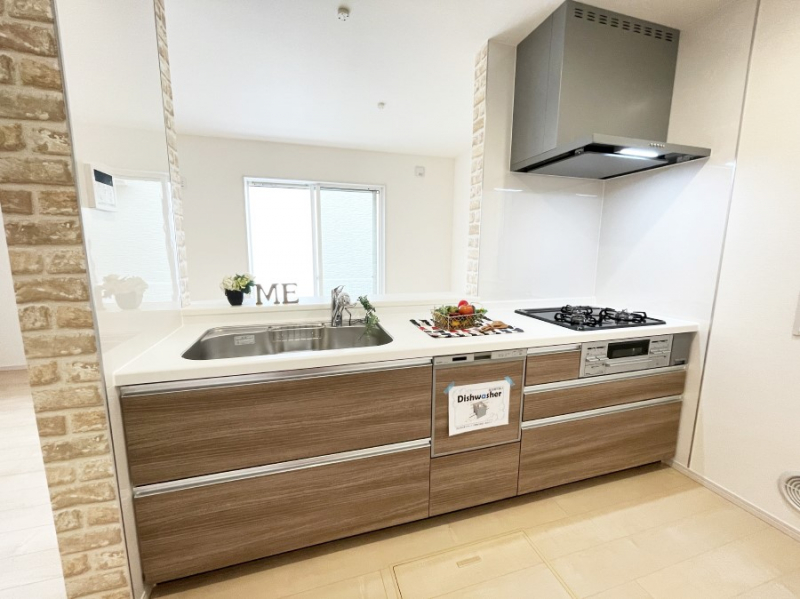�L�b�`�� �L���Ďg������̂悢�L�b�`���B�������̂������ŉƑ��̏Ί炪�L����܂��B