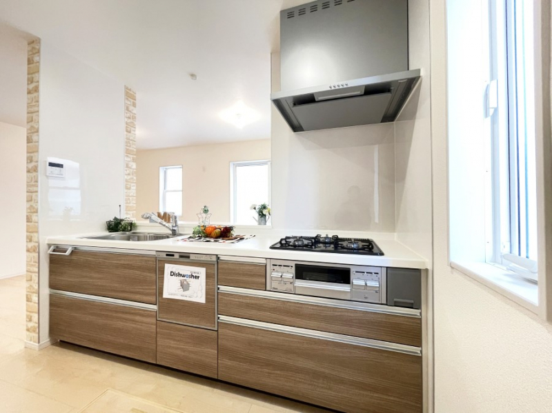 �L�b�`�� �L���Ďg������̂悢�L�b�`���B�������̂������ŉƑ��̏Ί炪�L����܂��B
