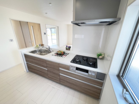 �L�b�`�� �L���Ďg������̂悢�L�b�`���B�������̂������ŉƑ��̏Ί炪�L����܂��B
