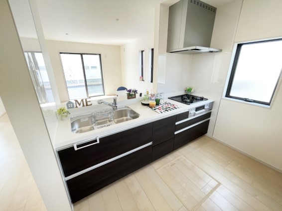 �L�b�`�� �L���Ďg������̂悢�L�b�`���B�������̂������ŉƑ��̏Ί炪�L����܂��B