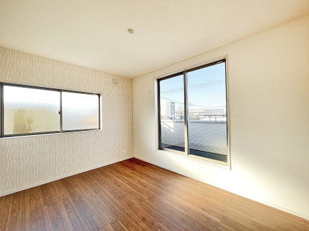 �Q�� ����