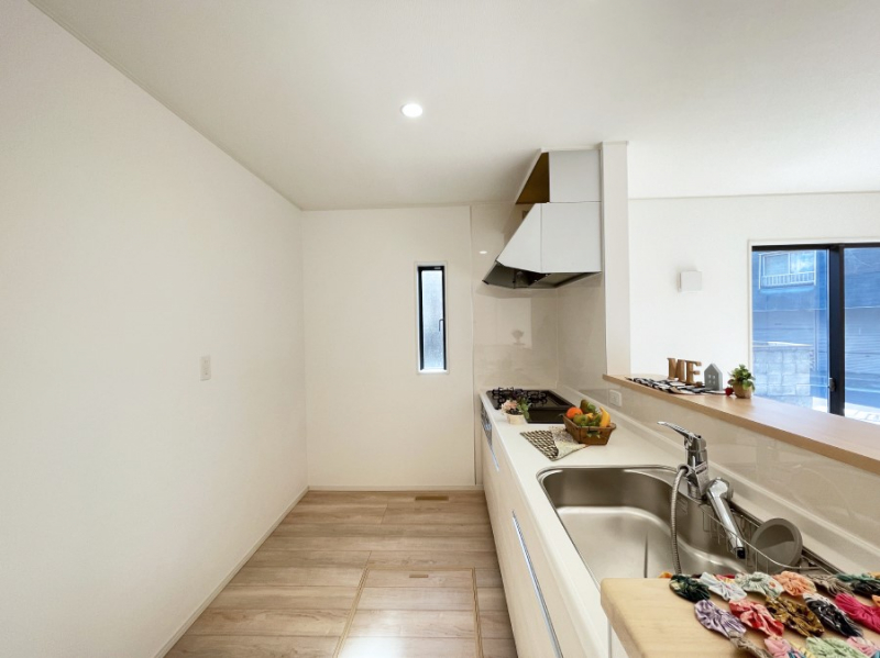 �L�b�`�� �L���Ďg������̂悢�L�b�`���B�������̂������ŉƑ��̏Ί炪�L����܂��B