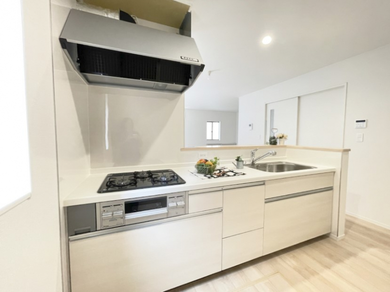�L�b�`�� �L���Ďg������̂悢�L�b�`���B�������̂������ŉƑ��̏Ί炪�L����܂��B