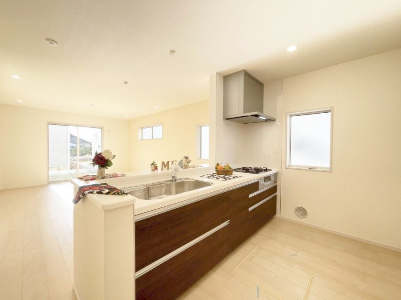 �L�b�`�� �L���Ďg������̂悢�L�b�`���B�������̂������ŉƑ��̏Ί炪�L����܂��B