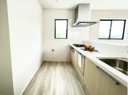 �L�b�`�� �L���Ďg������̂悢�L�b�`���B�������̂������ŉƑ��̏Ί炪�L����܂��B