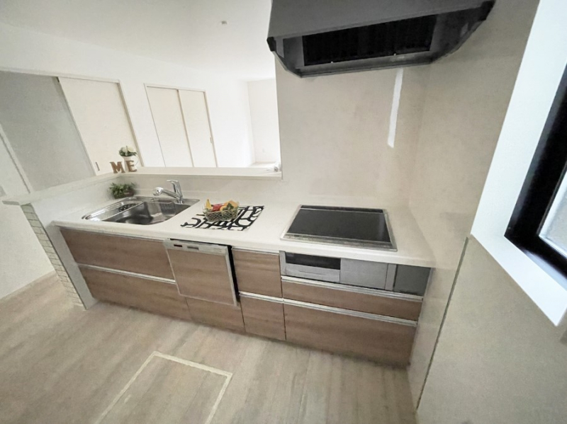 �L�b�`�� �L���Ďg������̂悢�L�b�`���B�������̂������ŉƑ��̏Ί炪�L����܂��B