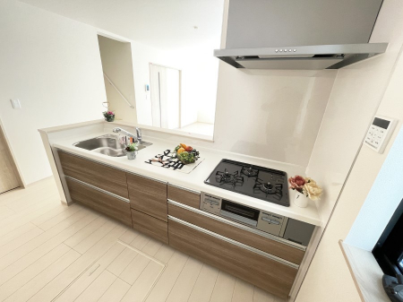 �L�b�`�� �L���Ďg������̂悢�L�b�`���B�������̂������ŉƑ��̏Ί炪�L����܂��B