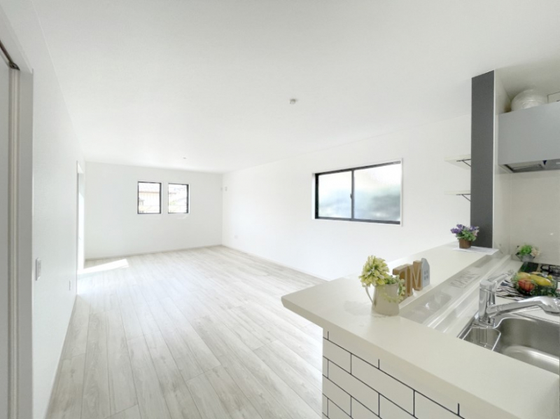 ���̑����� �R�ʍ̌��Ŗ��邭���ʂ��̂悢���r���O