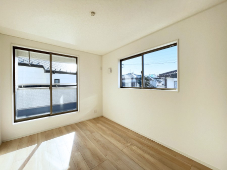 �Q�� �o���R�j�[�ɖʂ��Ă���̂Ŗ��邭���K�ȃv���C�x�[�g���[��