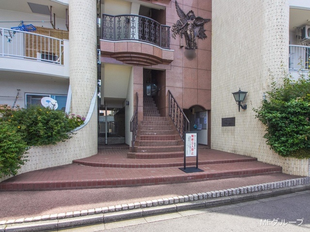 �G���g�����X -