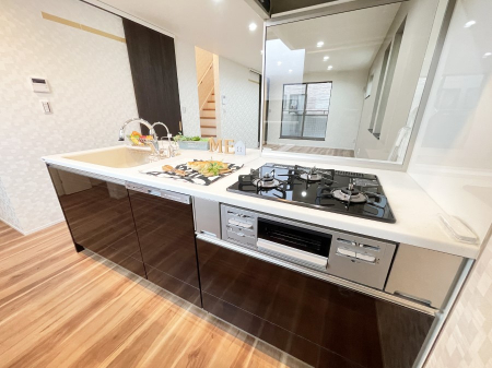 �L�b�`�� �L���Ďg������̂悢�L�b�`���B�������̂������ŉƑ��̏Ί炪�L����܂��B