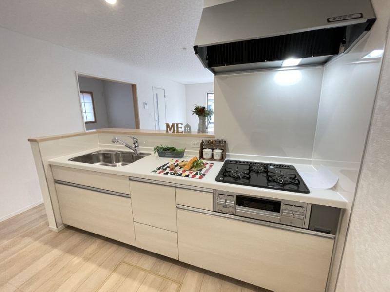 �L�b�`�� �L���Ďg������̂悢�L�b�`���B�������̂������ŉƑ��̏Ί炪�L����܂��B