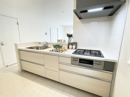 �L�b�`�� �L���Ďg������̂悢�L�b�`���A�������̂������ŉƑ��̏Ί炪�L����܂�