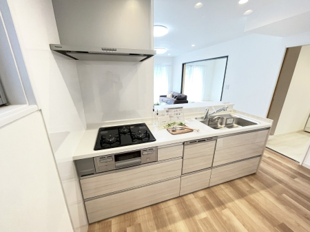 �L�b�`�� ���������Ȃ���ł����Ƒ��Ƃ̉�b���y���߂�ΖʃL�b�`��