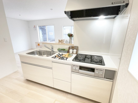 �L�b�`�� �L���Ďg������̂悢�L�b�`���B�������̂������ŉƑ��̏Ί炪�L����܂��B