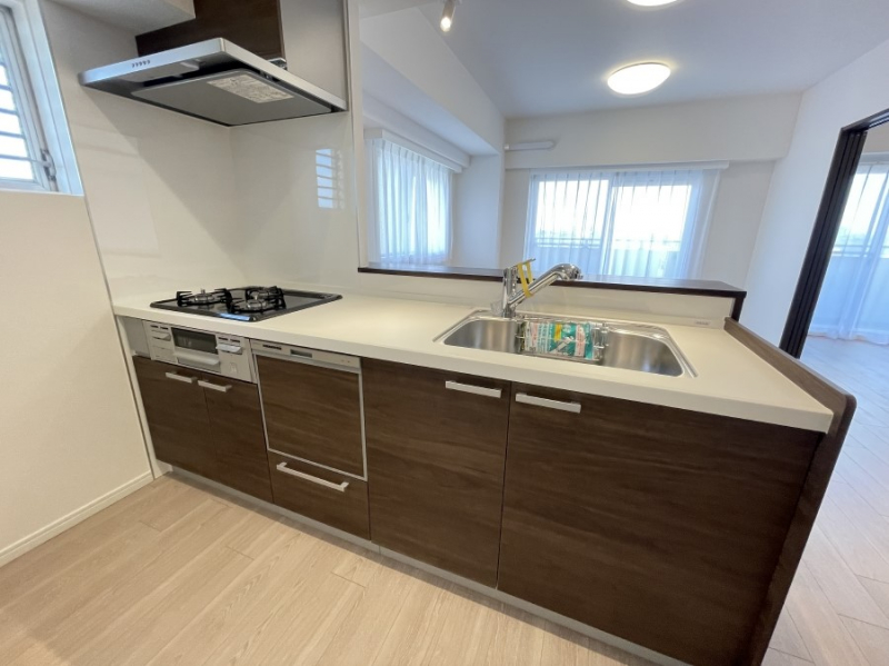 �L�b�`�� �L���Ďg������̂悢�L�b�`���B�������̂������ŉƑ��̏Ί炪�L����܂��B 