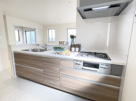 �L�b�`�� �L���Ďg������̂悢�L�b�`���B�������̂������ŉƑ��̏Ί炪�L����܂��B