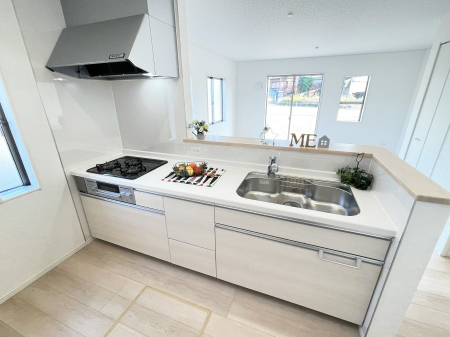 �L�b�`�� �L���Ďg������̂悢�L�b�`���B�������̂������ŉƑ��̏Ί炪�L����܂��B
