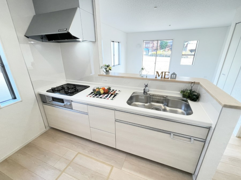 �L�b�`�� �L���Ďg������̂悢�L�b�`���B�������̂������ŉƑ��̏Ί炪�L����܂��B