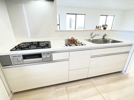 �L�b�`�� �L���Ďg������̂悢�L�b�`���B�������̂������ŉƑ��̏Ί炪�L����܂��B 