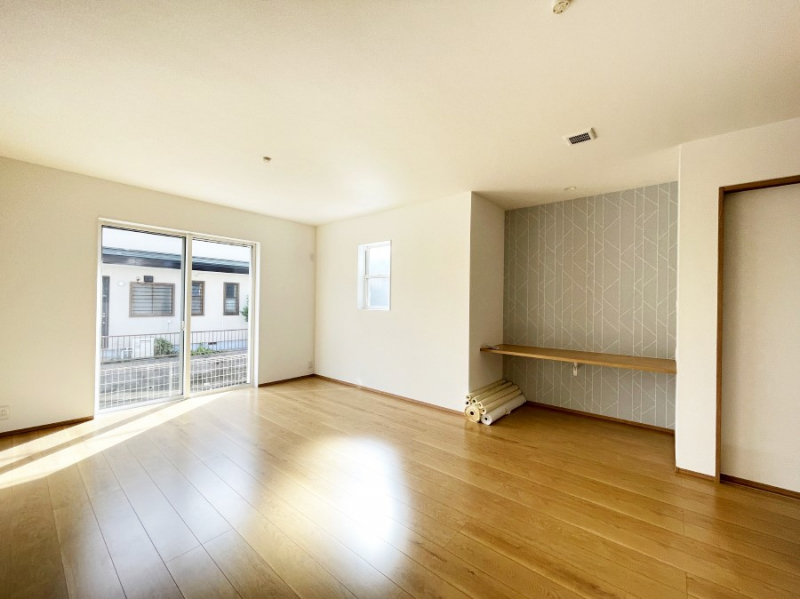 ���r���O �Ǐ��₨�q���܂̏h����o���郊�r���O�J�E���^�[