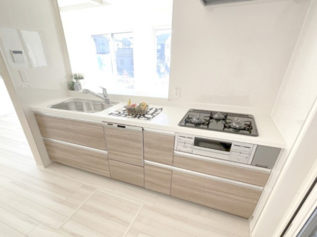 �L�b�`�� �L���Ďg������̂悢�L�b�`���B�������̂������ŉƑ��̏Ί炪�L����܂��B 