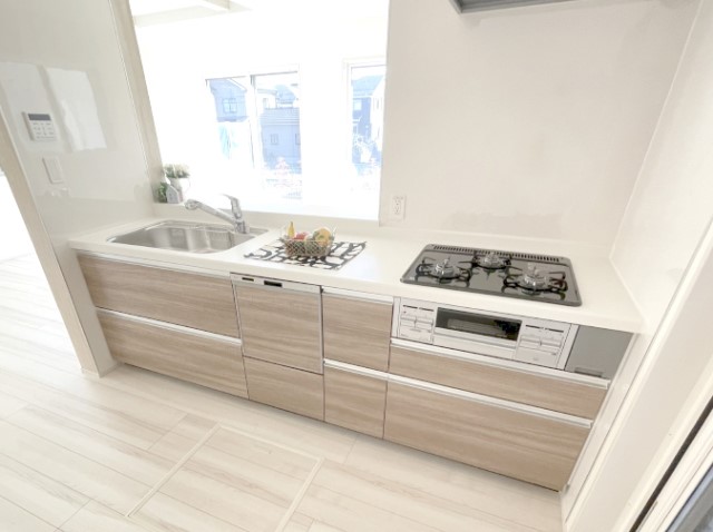 �L�b�`�� �L���Ďg������̂悢�L�b�`���B�������̂������ŉƑ��̏Ί炪�L����܂��B 