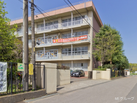 ���ӊ� ���w�Z 1210m �����s��������O���w�Z