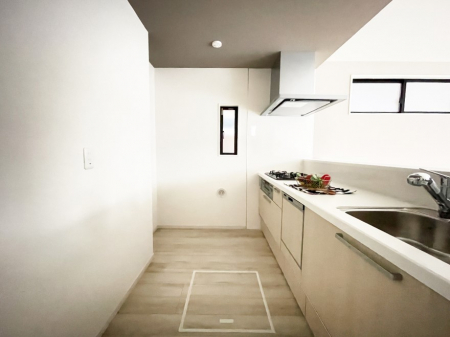 �L�b�`�� �L���Ďg������̂悢�L�b�`���A�������̂������ŉƑ��̏Ί炪�L����܂�