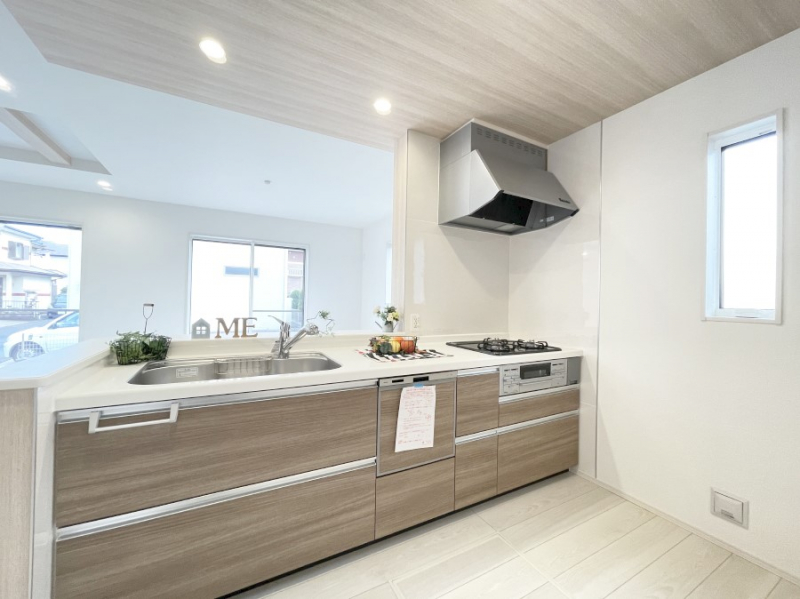 �L�b�`�� �L���Ďg������̂悢�L�b�`���B�������̂������ŉƑ��̏Ί炪�L����܂��B 
