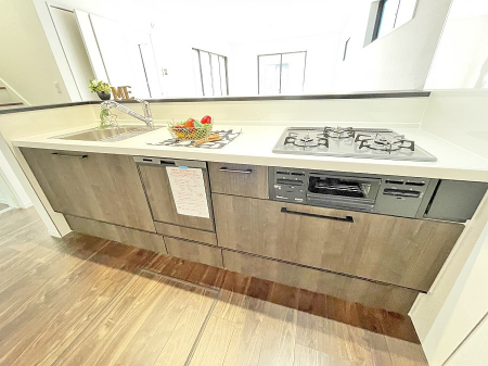 �L�b�`�� �L���Ďg������̂悢�L�b�`���B�������̂������ŉƑ��̏Ί炪�L����܂��B 