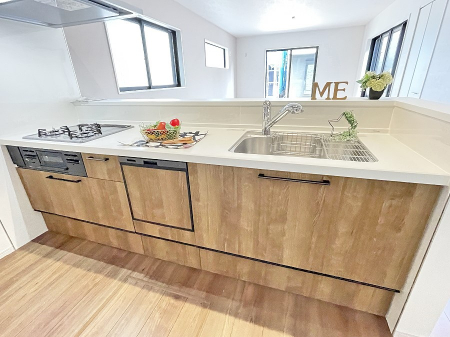 �L�b�`�� �L���Ďg������̂悢�L�b�`���B�������̂������ŉƑ��̏Ί炪�L����܂��B