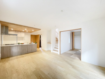 ���r���O ���Ƒ��̉�b���͂��ށA�J���I�Ȃk�c�j